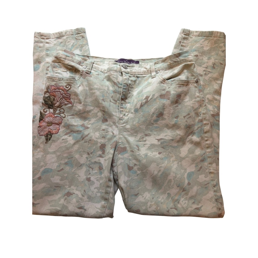Gloria Vanderbilt Amanda Camo Floral Embroidered Jeans Womens 12 Pastel Straight